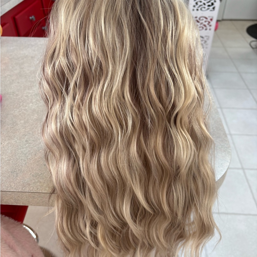 Blonde Wavy Women’s synthetic wig- Natural ash Blonde 26”